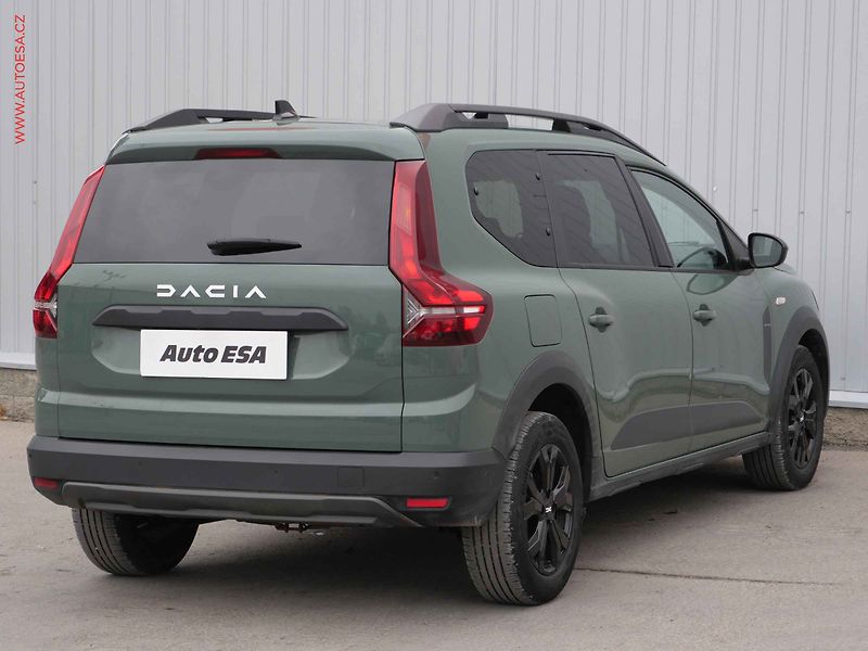 Dacia Jogger (2023) 1.0 Tce 7míst, 1.maj,ČR, LED - fotka 4 z 23