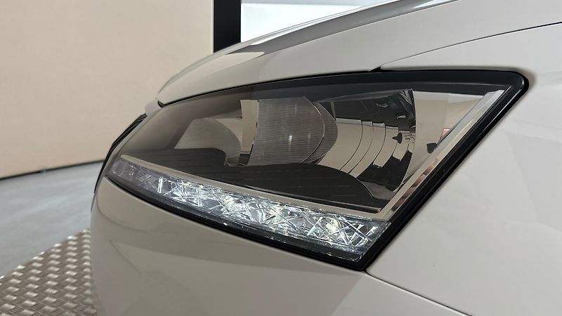 Škoda Fabia 1.0 TSI Ambition Combi - fotka 18 z 25