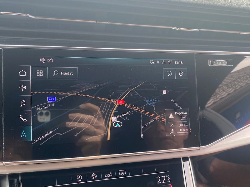 Audi Q8 (2019) 50 3.0 TDi 210kW Quattro Sline - fotka 11 z 35