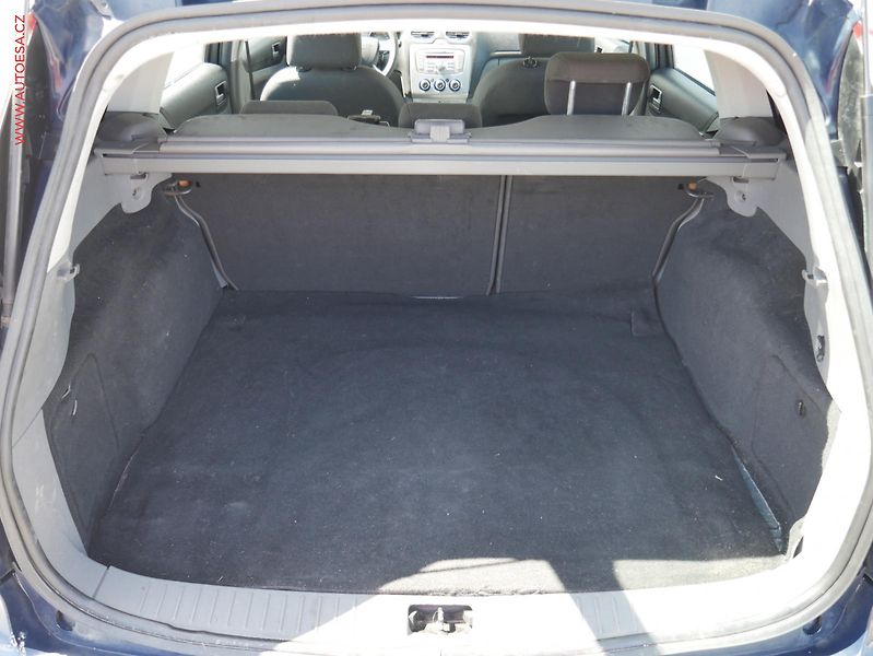 Ford Focus (2008) 1.6 TDCi, ČR, AC - fotka 7 z 16