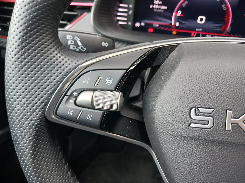 Škoda Kamiq 1,5 TSI 110kW MONTE CARLO - fotka 22 z 27