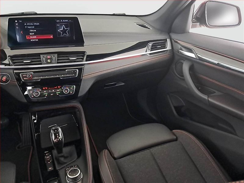BMW X1 (2020) xDrive18d - fotka 8 z 19