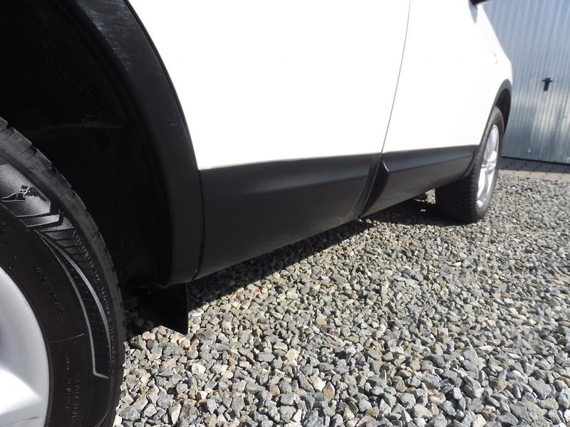 Nissan Qashqai 1.5DCi 110PS NAVI STK TOP STAV - fotka 51 z 189