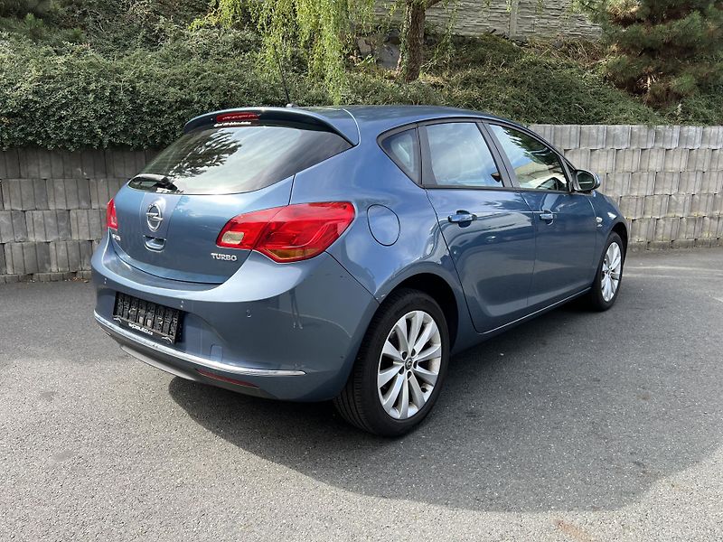 Opel Astra 1.4T 103 kW 1.MAJ SERVISKA - fotka 5 z 13