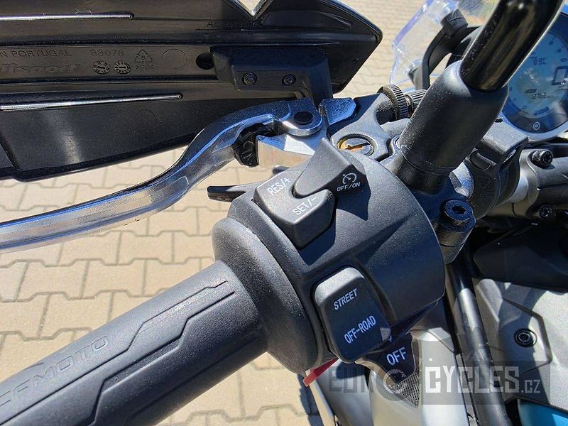CFMOTO 700 CL-X Adventure (2024) - fotka 14 z 18