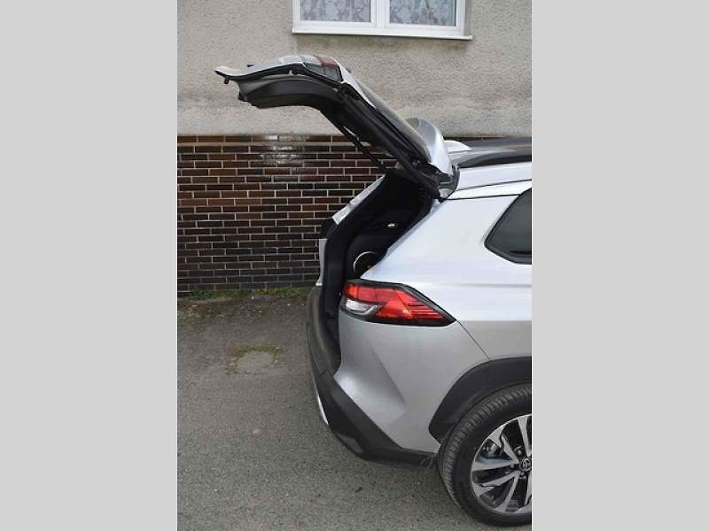 Corolla Cross může mít pohon všech kol