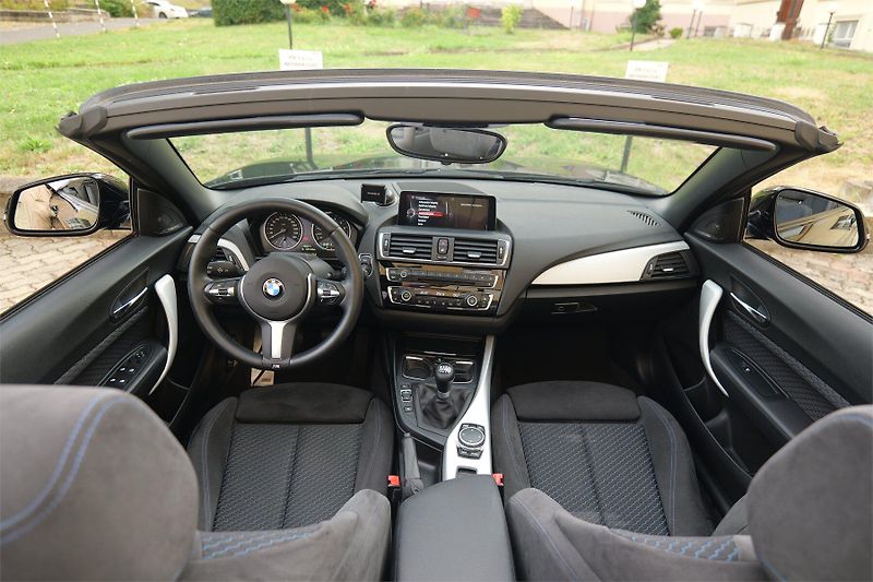 BMW Řada 2 228i Cabrio M-Sport H&K Kamera - fotka 14 z 33