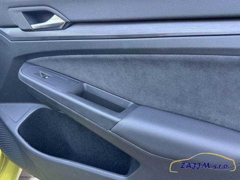 Volkswagen Golf 2.0TDI 110kw DSG + kamera - fotka 44 z 51