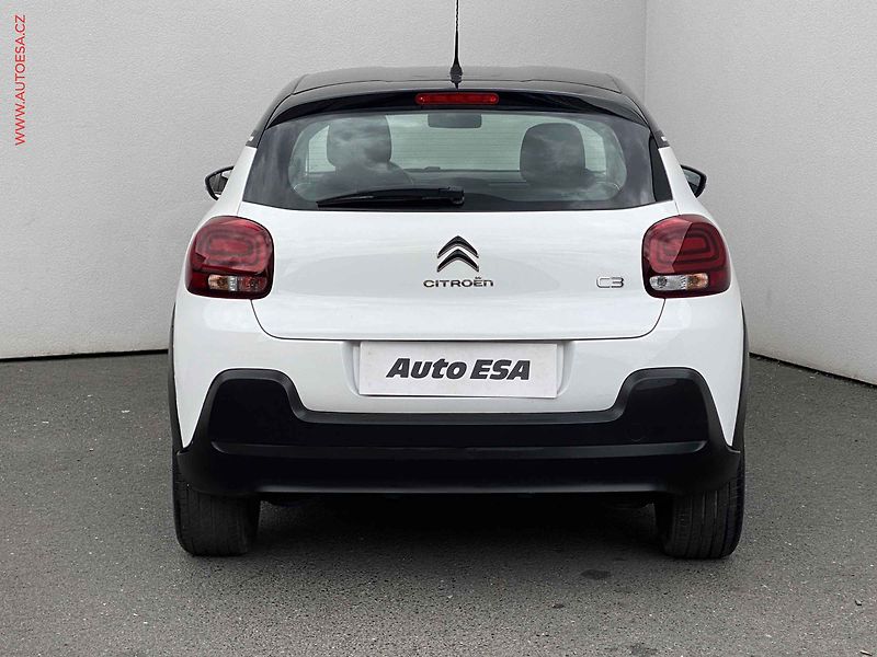 Citroën C3 (2022) 1.2 PT, Shine, LED, navi - fotka 5 z 17
