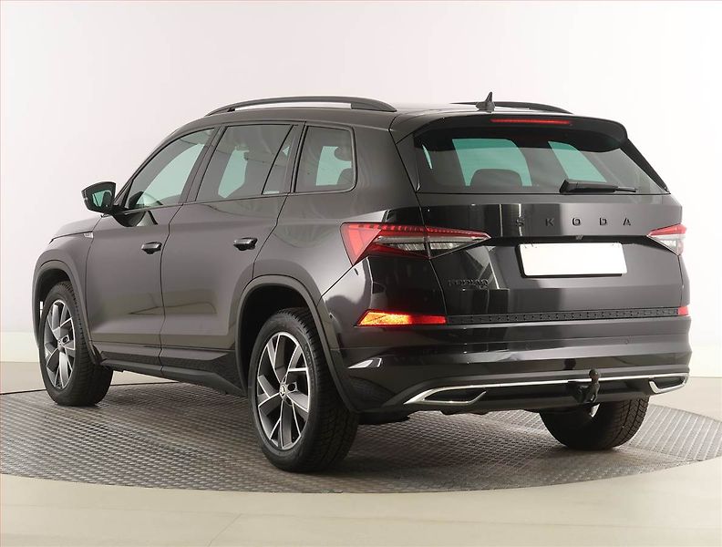 Škoda Kodiaq (2022) Sportline 1.5 TSI, digi klima - fotka 4 z 29