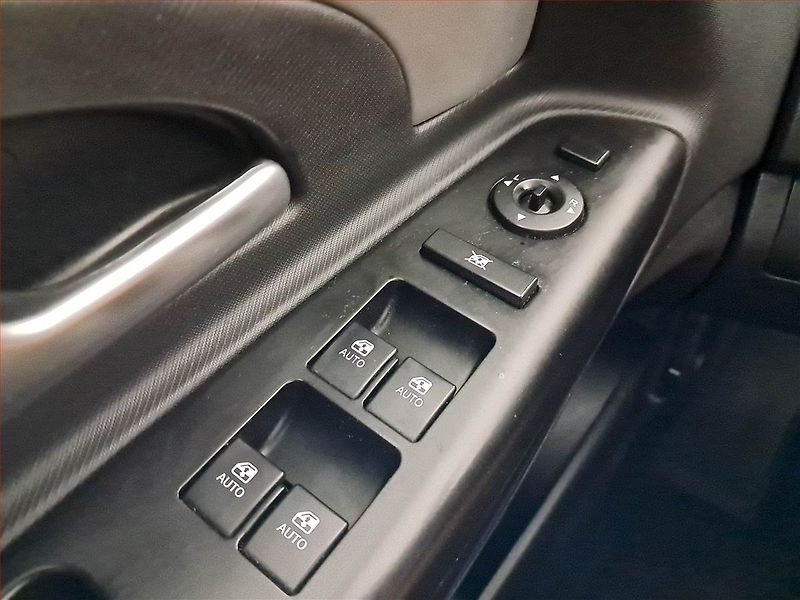 Kia Ceed (2011) 1.6 CVVT, po STK, jezdí dobře - fotka 17 z 19