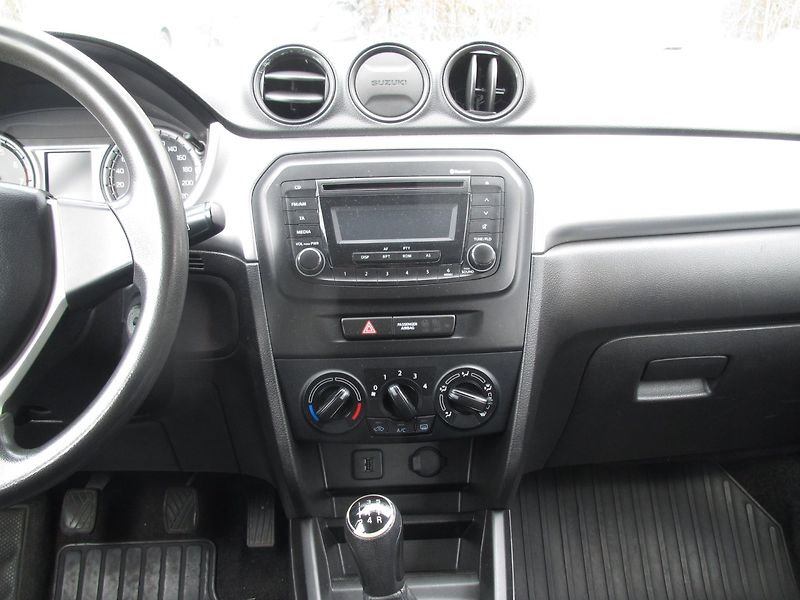 Suzuki Vitara 1.6 LPG - fotka 14 z 17