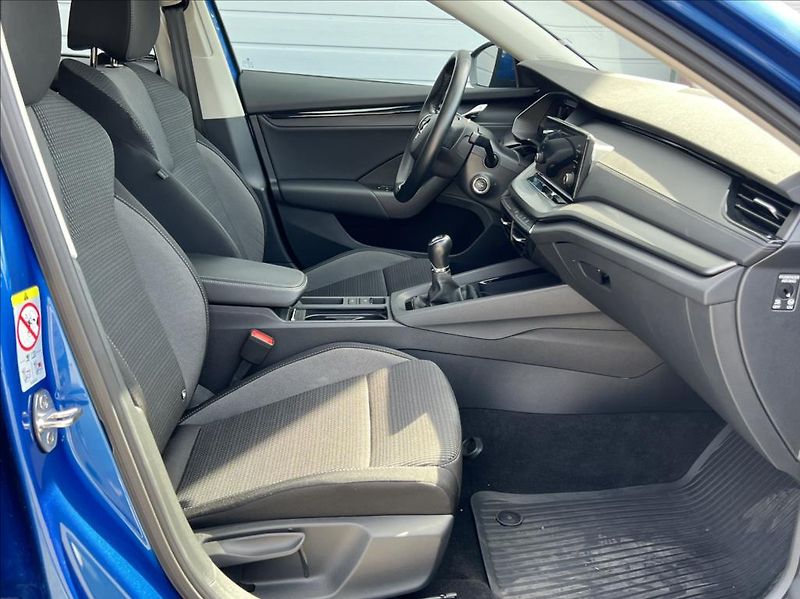 Škoda Octavia 2,0 TDi Ambition LED záruka - fotka 20 z 30