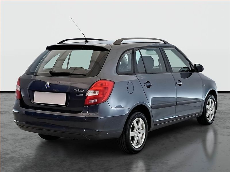 Škoda Fabia (2011) 1.2 TSI, Xenony, Tempomat - fotka 5 z 15