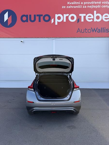 Nissan Leaf 110kW Tepelko 15'000km 1.Maj - fotka 25 z 29