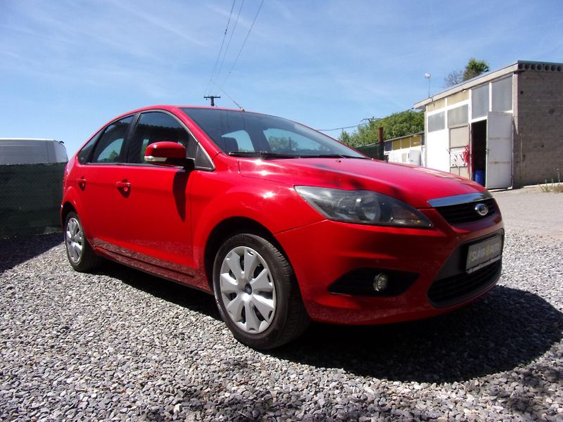 Ford Focus (2009) 1.6i74kW ATTRACTIVE PO SERVISU - fotka 2 z 18