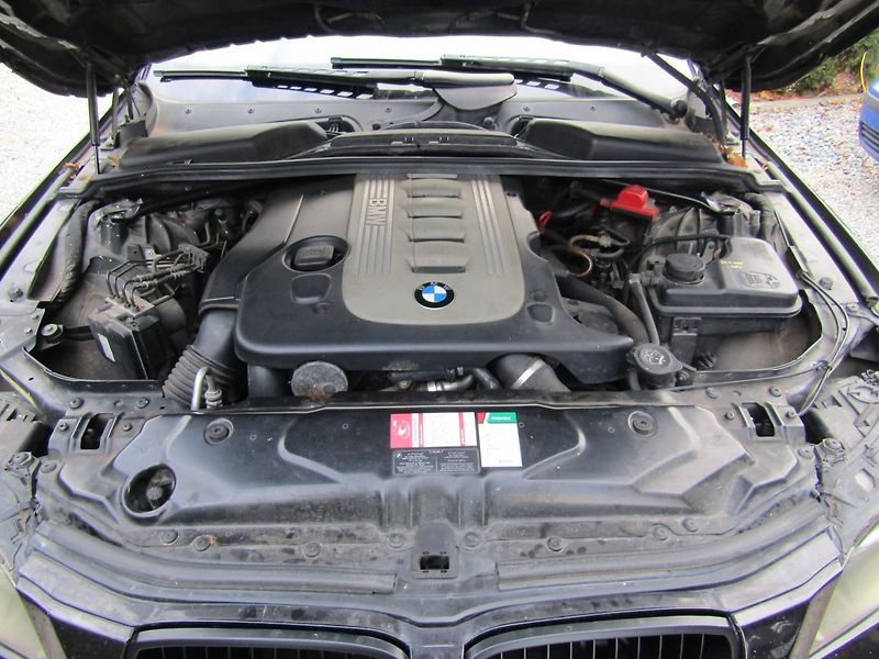 BMW Řada 5 (2006) 3.0D X-DRIVE 170kW - fotka 37 z 38