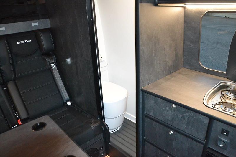 Mercedes-Benz Sprinter 319 Camper Family - fotka 35 z 51