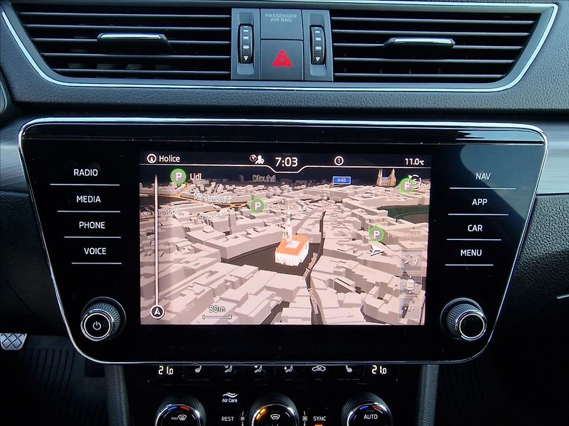 Škoda Superb 2.0TDI 110kW Style Combi,1Maj - fotka 23 z 49