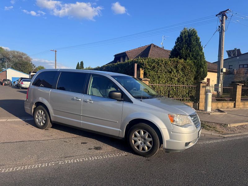 Chrysler Town & Country (2009) 3,3 V6 RT 2009 - fotografie inzerátu