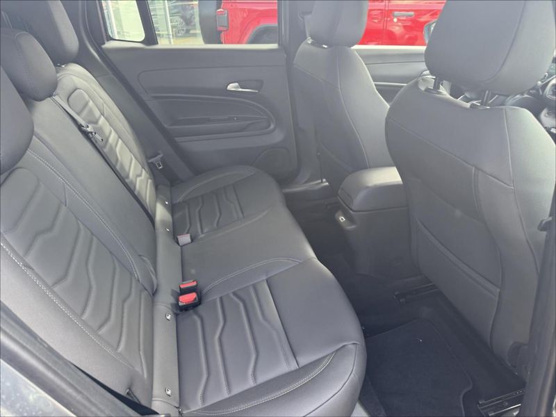 Jeep Avenger (2024) 156K 54kWh  Summit Electric - fotka 11 z 15