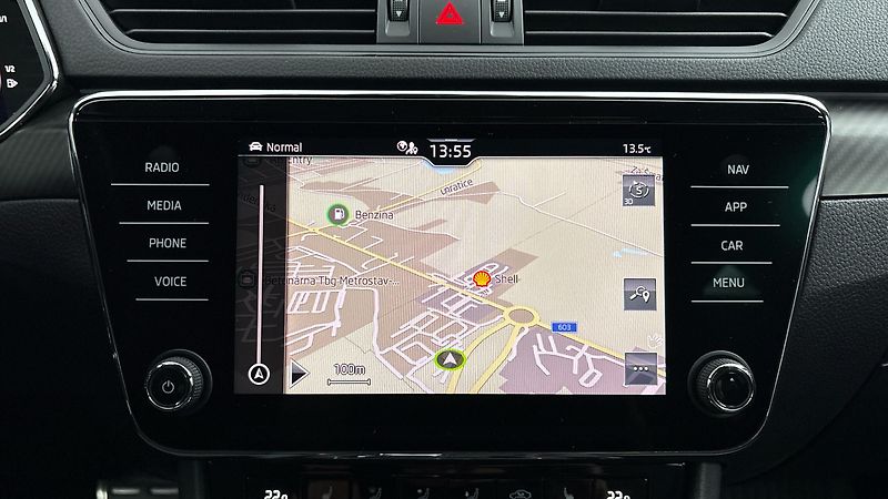Škoda Superb 2.0 TDI DSG 4x4 Sportline Comb - fotka 28 z 29