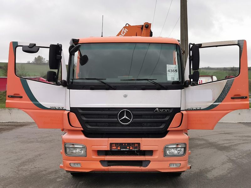 Mercedes-Benz Axor 2533 L 6X2 EURO 4 hydraul.ruka - fotka 4 z 25