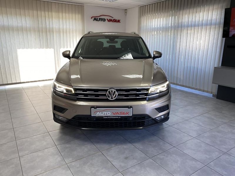 Volkswagen Tiguan 2.0 TSi 4x4 DSG REZERVACE  - fotka 5 z 37
