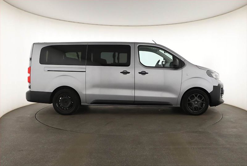 Opel Vivaro (2024) 2.0 CDTI, Bus, 9Míst, ČR, 1Maj - fotka 6 z 20