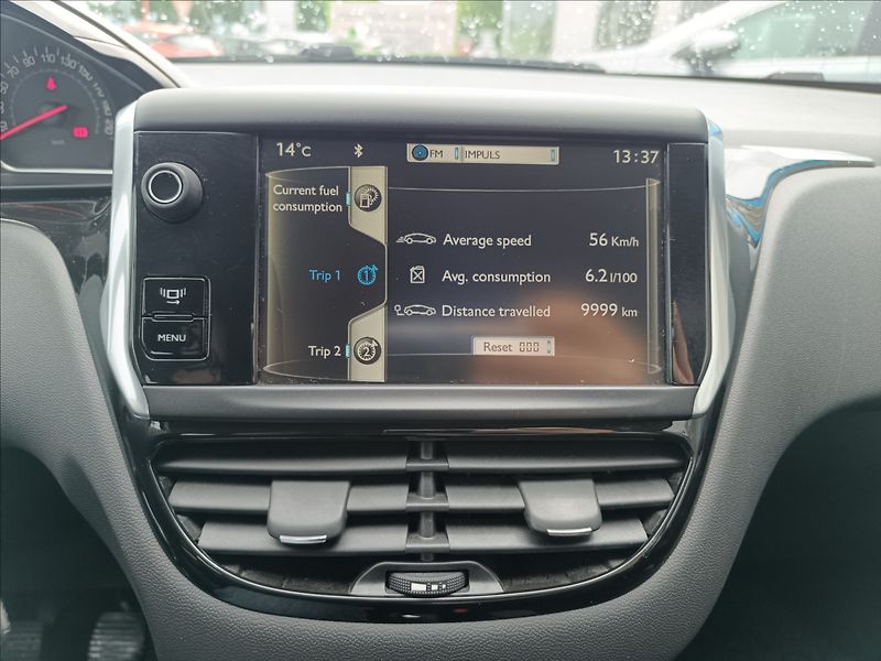 Peugeot 208 1,2 VTi STÁLE U NÁS - fotka 12 z 19