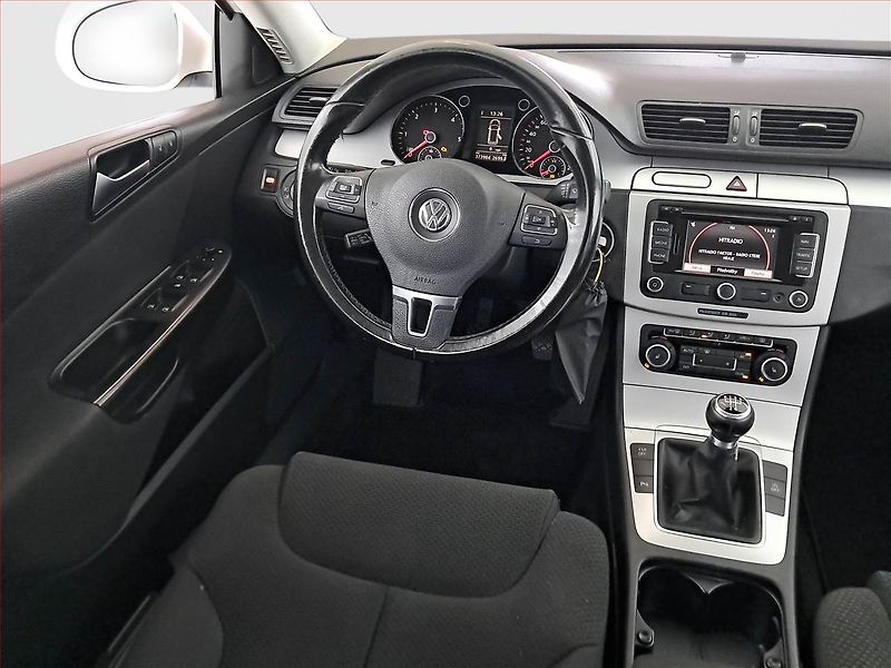 Volkswagen Passat (2010) 1.6 TDI, Serv.kniha, nová STK - fotka 7 z 18
