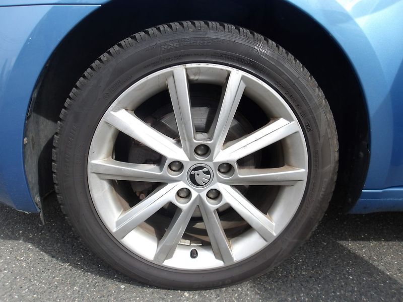 Škoda Octavia 1,6TDi 81kW DSG ! ČR !  KRASAV - fotka 16 z 33