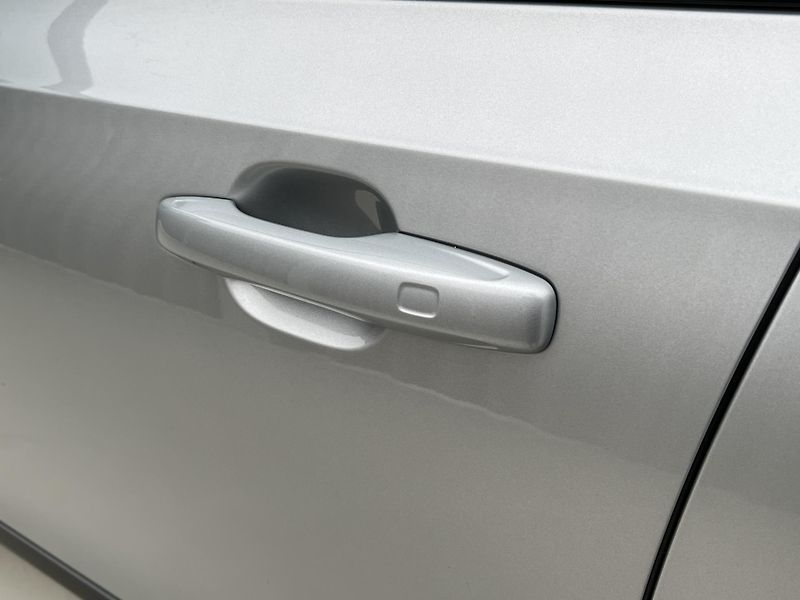 Volvo V90 CC D5 AWD PRO AUT - fotka 15 z 41