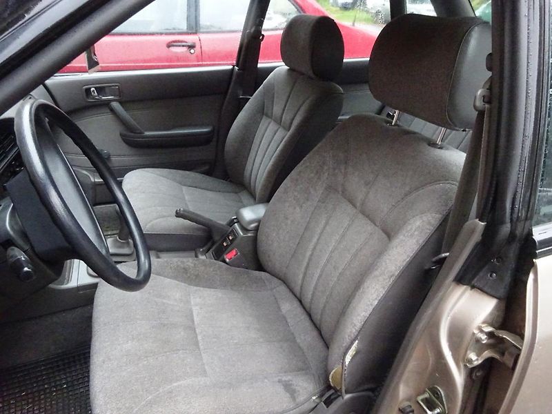 Subaru Legacy (1991) 1,8  - fotka 11 z 15