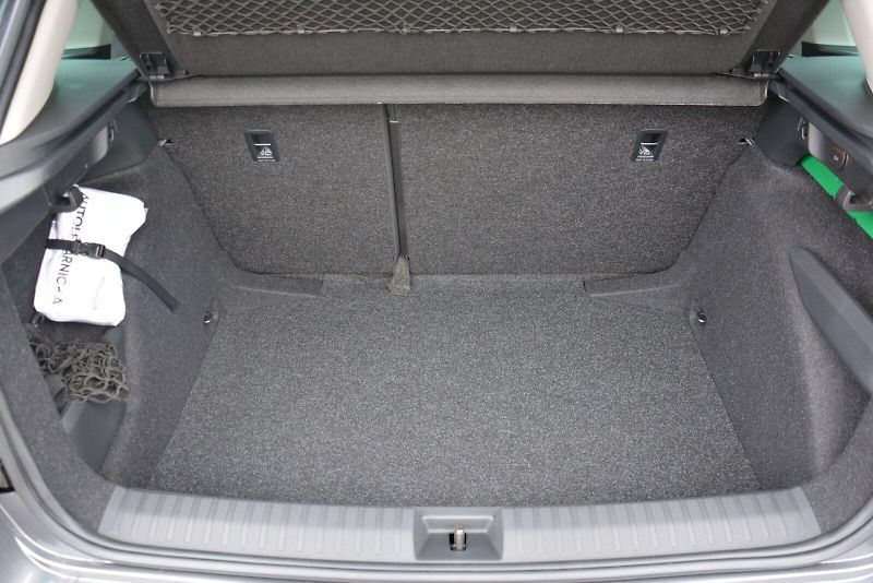 Škoda Kamiq (2025) Top Selection 1,0 TSI 85 kW 7 - fotka 16 z 20