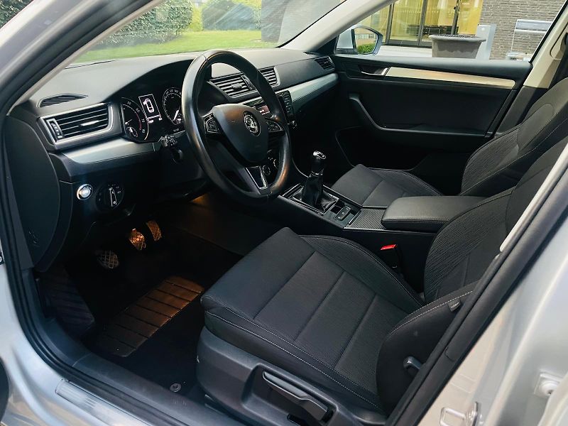 Škoda Superb 1.4TSI 4x4 MANUÁL VÝHŘEV TAŽNÉ - fotka 26 z 45