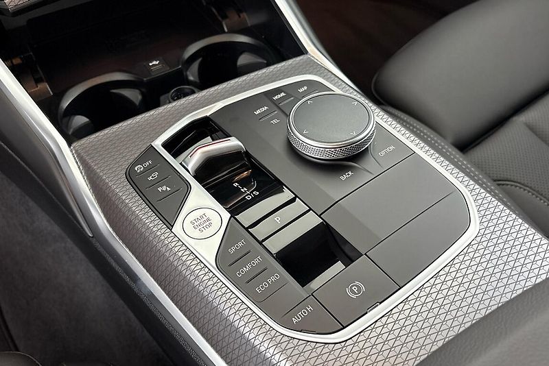BMW Řada 3 řady 3 | 320d xDrive - fotka 23 z 26