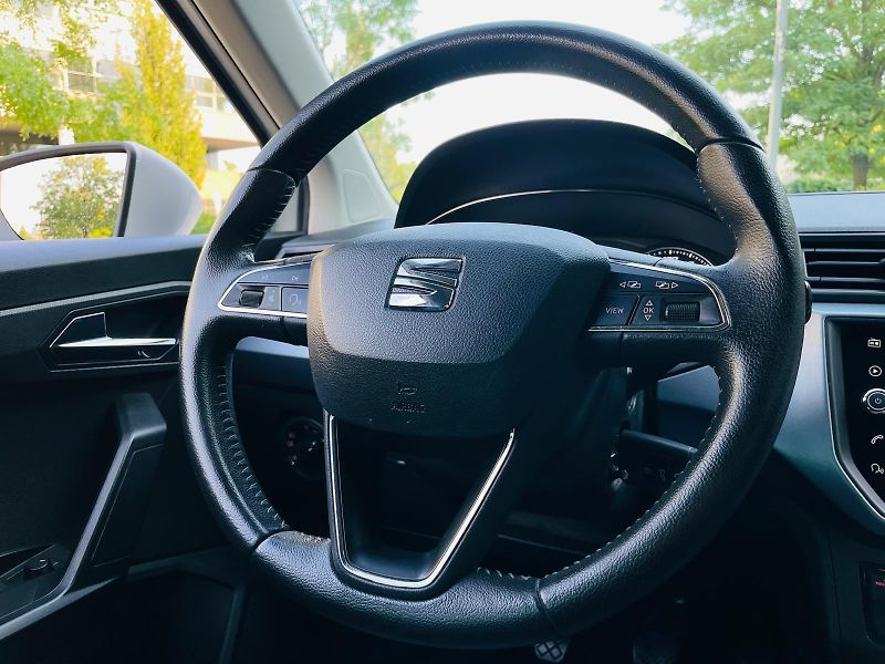 Seat Arona 1.0TSI 85KW 1.MAJITEL SENZORY  - fotka 26 z 46