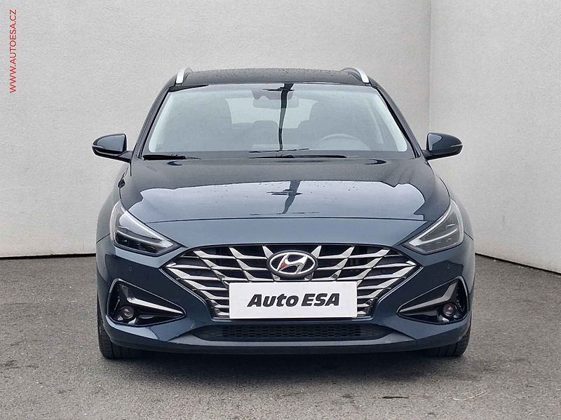 Hyundai i30 (2022) 1.5T, ČR, LED, autoAC - fotka 2 z 19