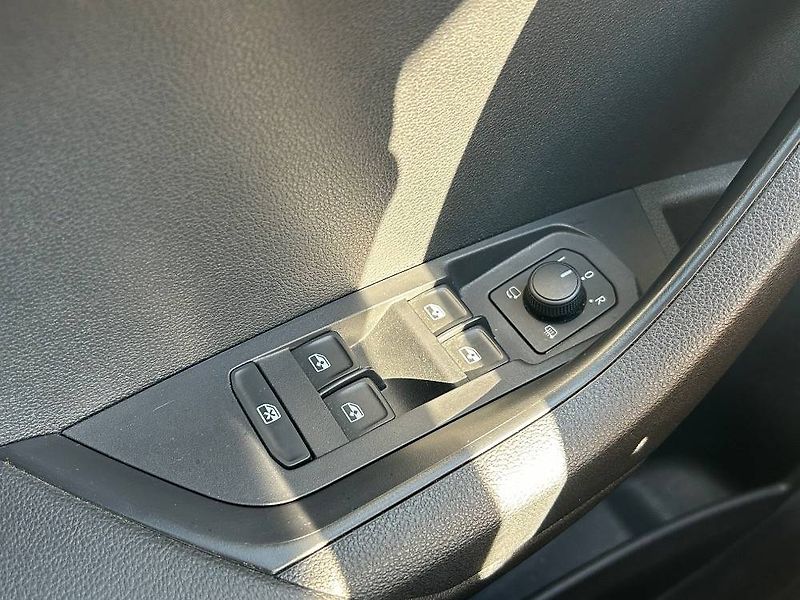 Škoda Karoq Ambition DSG 1,5TSI - fotka 19 z 22
