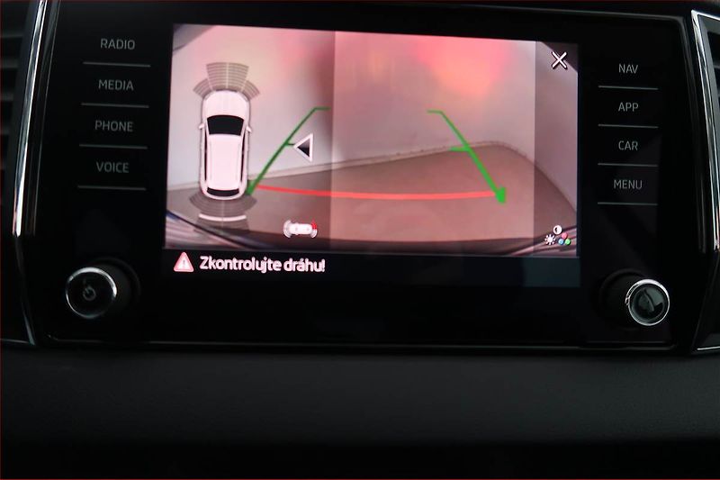 Škoda Karoq (2019) Style 1.6 TDI - fotka 21 z 21