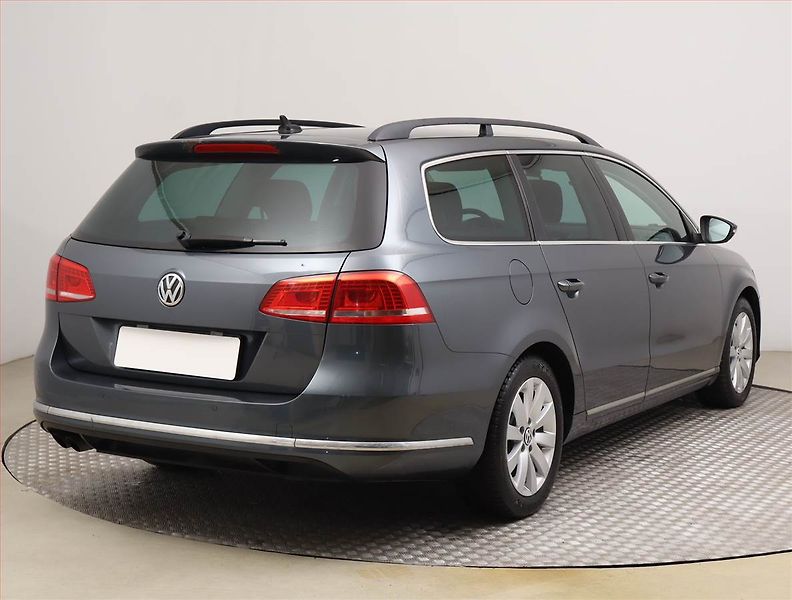 Volkswagen Passat (2013) Comfortline 2.0 TDI - fotka 5 z 20