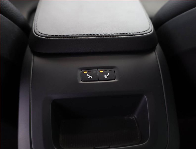 Volvo XC90 (2023) B5 AWD - fotka 17 z 20