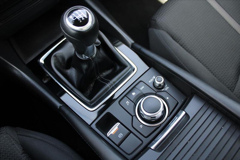 Mazda 3 2,0 i  ČR,1.MAJITEL,56TKM - fotka 15 z 23