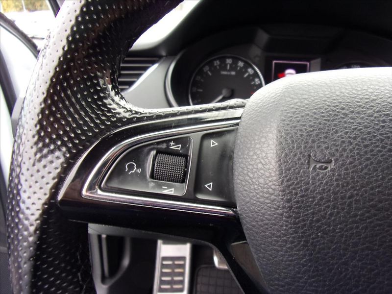 Škoda Octavia 2,0 TDI Style 110kW  Combi - fotka 25 z 26
