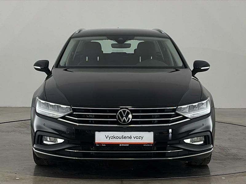 Volkswagen Passat Elegance DSG - fotka 4 z 28