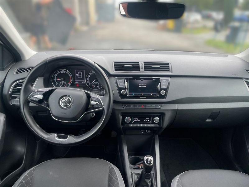 Škoda Fabia 1,0 TSI 70 Ambition - fotka 9 z 11