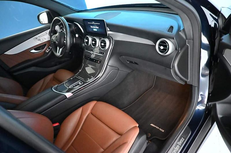 Mercedes-Benz GLC (2021) 2.0 4Matic 9G-TRONIC AMG Line - fotka 10 z 39