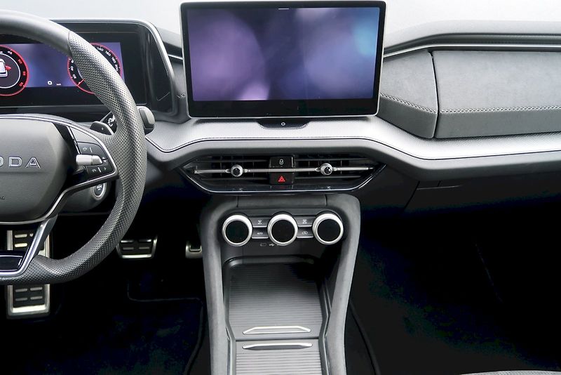 Škoda Kodiaq (2025) SPORTLINE 7 míst 2.0 TDI 142 k - fotka 22 z 29