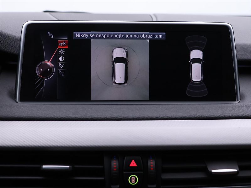 BMW X5 3,0 40d 230kW xD CZ M Paket DP - fotka 31 z 42